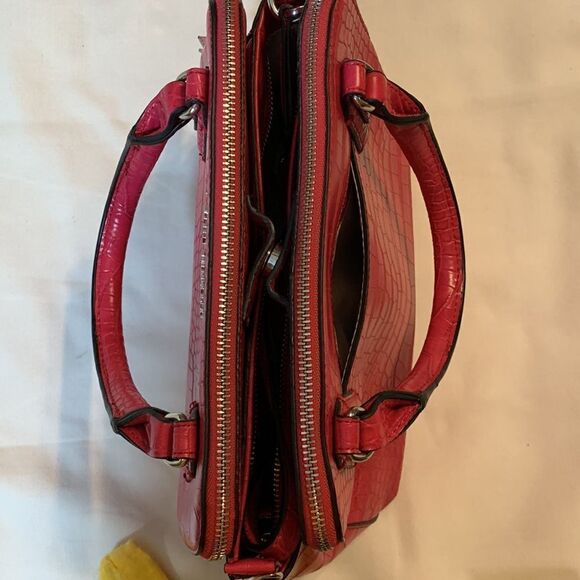 Dana Buchman pink handbag with Crossbody strap included NWOT. - Picture 5 of 12